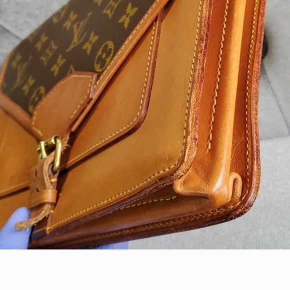 Authentic Louis Vuitton Rare Vintage Monogram Sac Biface flap sling bag - Picture 10 of 15